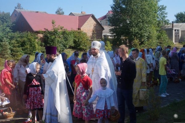 Преображення Господнє: як лучани освячували яблука. ФОТО