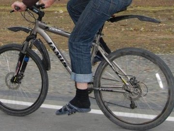 Хлопець з Волині, який біля церкви відібрав у жінки велосипед, постане перед судом