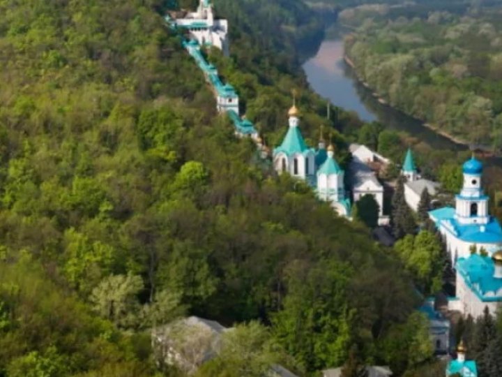 У Святогірській Лаврі зарізали ченця і поранили ще двох людей: що відомо