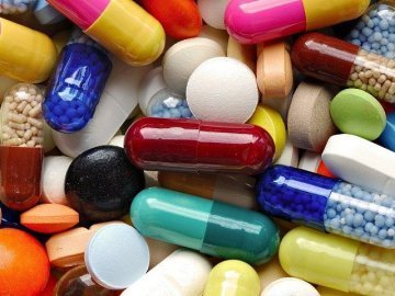 Волинянка намагалась ввезти до України психотропні препарати