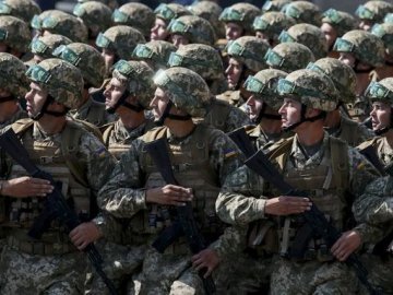 Нова Воєнна доктрина визнає загрозою для України збройну агресію Росії