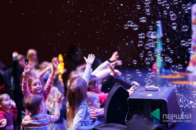 Листівки від янголят та одруження «військової» пари. Добрі новини Волині