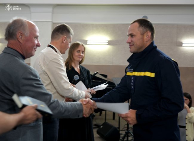 Волинські рятувальники вивчали мову жестів. ФОТО