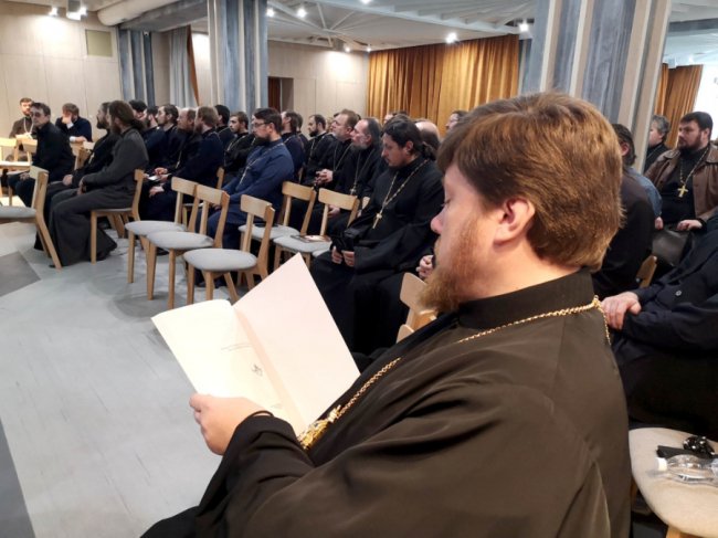 «Чому я не можу курити, якщо куриш ти?»: про що говорили на річниці Волинського братства тверезості. ФОТО