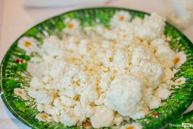 Акцент – на натуральності: у Луцьку презентували сир від «УгринівМолоко»*