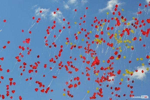 Мер Луцька у День міста заговорив сімома мовами. ФОТО