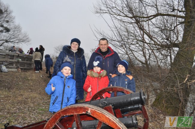 Під музику оркестру, з фотозоною та співами: як у Жидичині святкували Водохреще. ФОТО