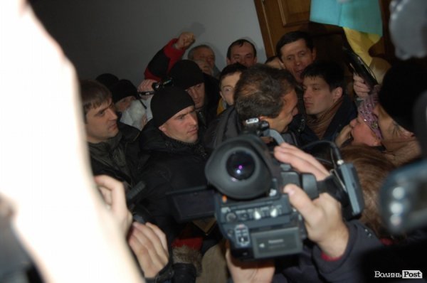 Волинська ОДА: штурм, який не відбувся. ФОТОРЕПОРТАЖ