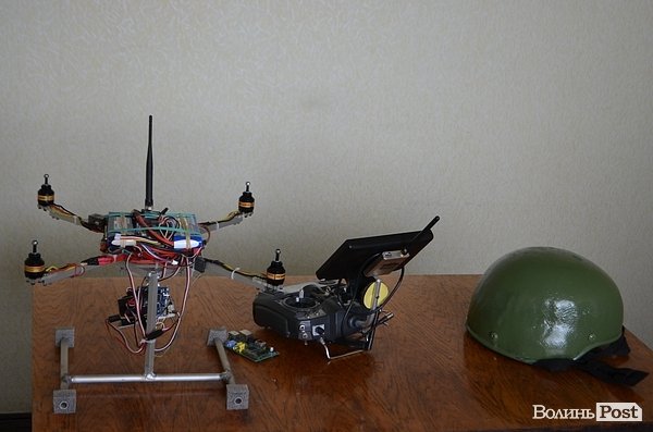 Луцькі умільці презентували каски та безпілотники для АТО. ФОТО