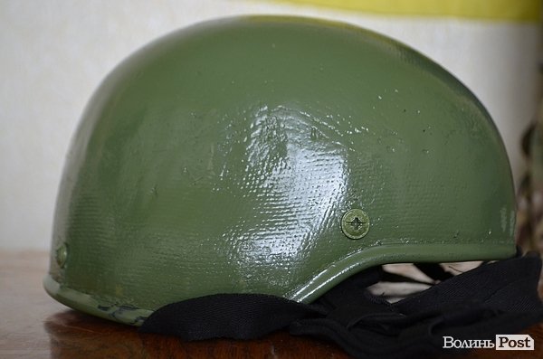 Луцькі умільці презентували каски та безпілотники для АТО. ФОТО