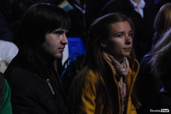 У Луцьку «Нова лінія» та спортзал стали театрами. ФОТО. ВІДЕО