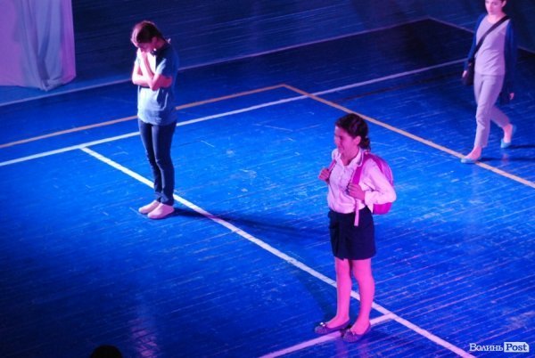 У Луцьку «Нова лінія» та спортзал стали театрами. ФОТО. ВІДЕО
