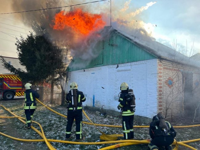 Рятувальники з Волині допомогли приборкати пожежу на Рівненщині