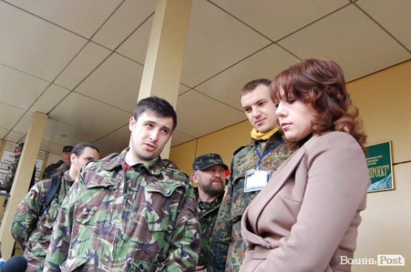 У Луцьку революціонери навідалися до «агентів Кремля». ФОТО