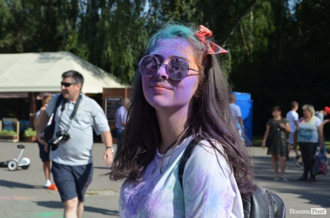 Кольорова подія року: як у Луцьку святкують День молоді. ФОТО