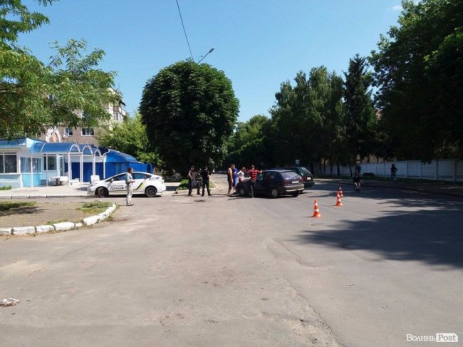 Аварія в Луцьку: не розминулися Volkswagen та Opel 