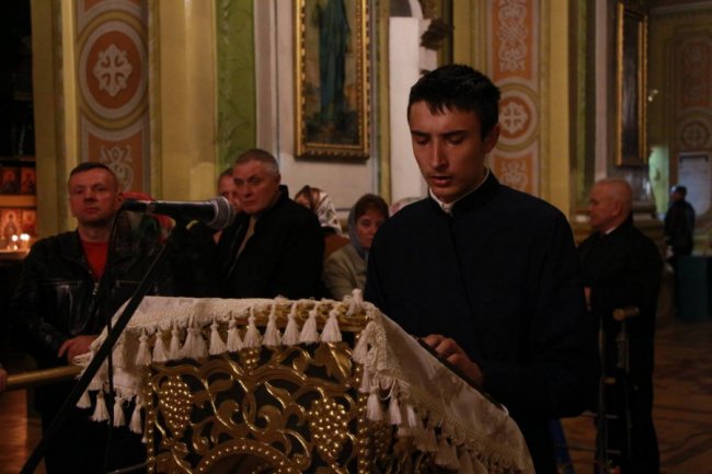 Великодня ніч у кафедральному соборі Луцька. ФОТОРЕПОРТАЖ