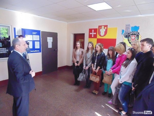 Іконостас та ізолятори, - екскурсія луцькою міліцією. ФОТО