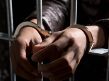 Волинянина, який вбив односельця і обікрав, посадили  за ґрати на 9 років