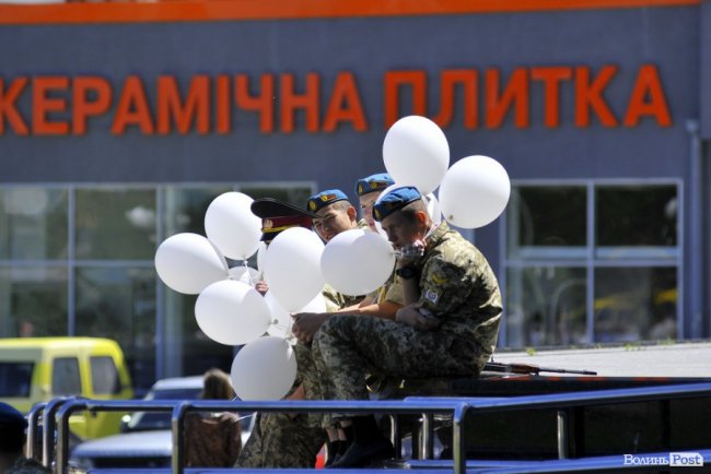 Фото випускного у військовому ліцеї в Луцьку