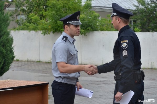 У Луцьку поліцейські отримали нові погони і звання. ФОТО