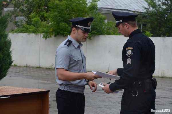 У Луцьку поліцейські отримали нові погони і звання. ФОТО