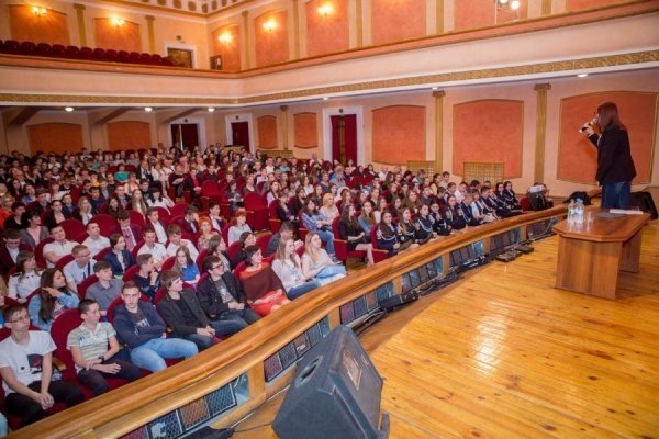 Луцьким школярам розповіли всю правду про наркотики. ФОТО