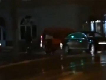 У Нововолинську біля лазні зіткнулися дві автівки. ВІДЕО