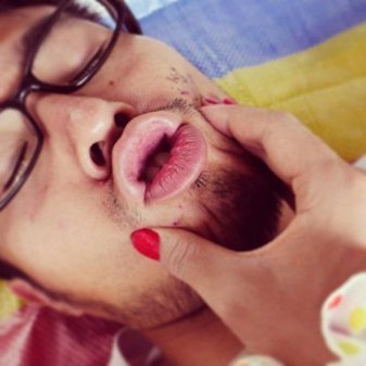 Як сфотографуватися з дівчиною, якщо не маєш дівчини. ФОТО