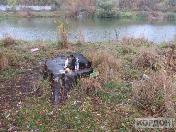 У Любомлі вболівальники загидили стадіон. ФОТО
