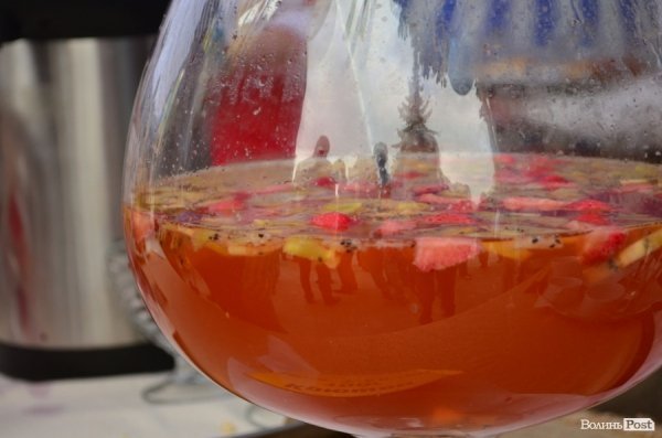 ПТУ Волині презентують: одяг, їжа, меблі та навіть мангал. ФОТО 