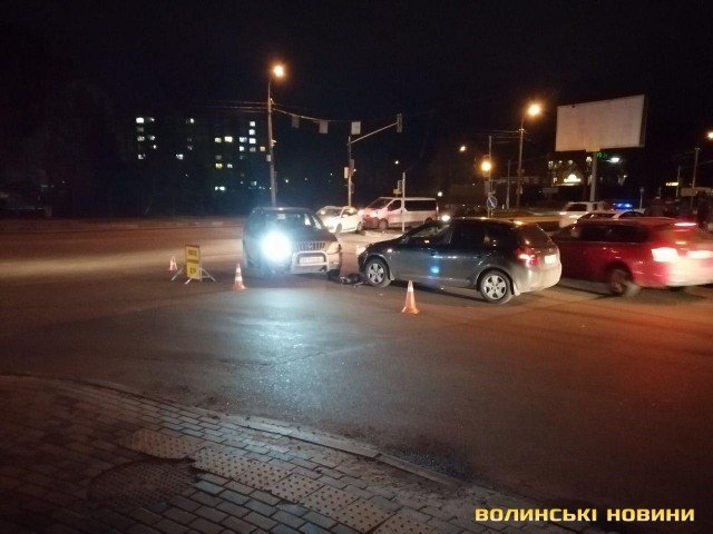 У Луцьку зіткнулися дві іномарки. ФОТО