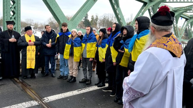 На Волині на кордоні зустріли Вифлеємський вогонь миру