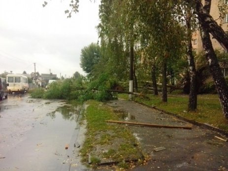 Над Рівненщиною пронісся потужний смерч. ФОТО. ВІДЕО