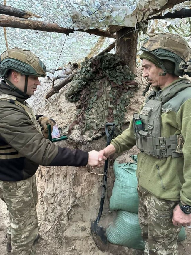 Бійців луцького батальйону нагородили на передовій 