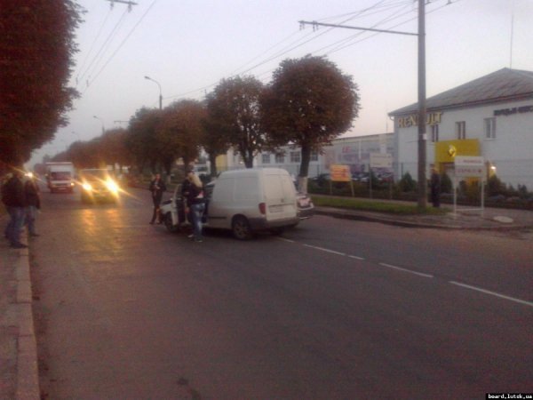 У Луцьку в автопригоді постраждала 16-річна дівчина. ФОТО