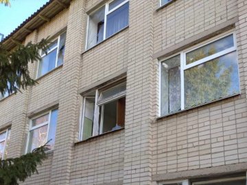 На Рівненщині відбудують 43 будівлі, пошкоджені внаслідок ракетних ударів росіян