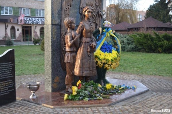 Лучани вшанували пам’ять жертв Голодомору