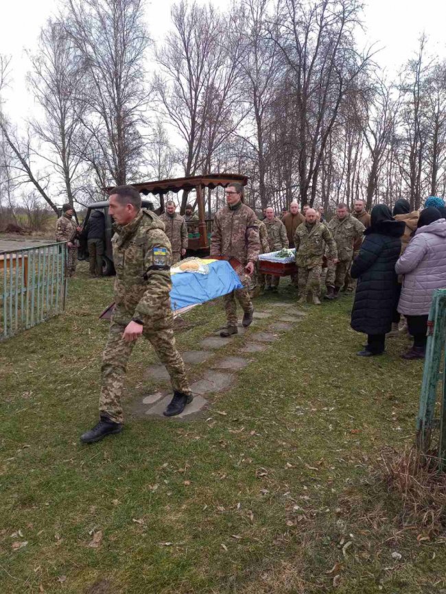 У рідному селі поховали військового з Волині, який помер у лікарні