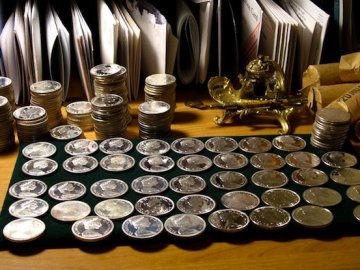 Що може пошкодити колекційні монети?*
