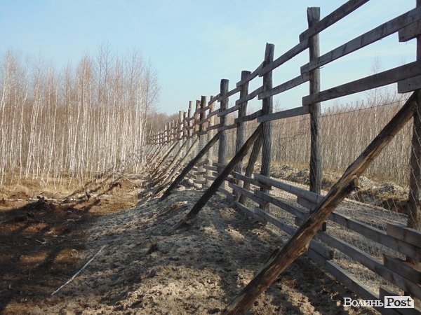 Зовнішні паркан вольєру