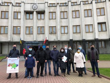 У Луцьку під ОДА – мітинг. ФОТО