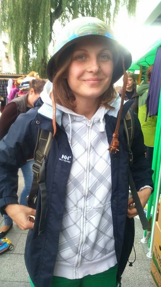 Волинські волонтери гаражним розпродажем заробили 20 тисяч для бійців АТО. ФОТО