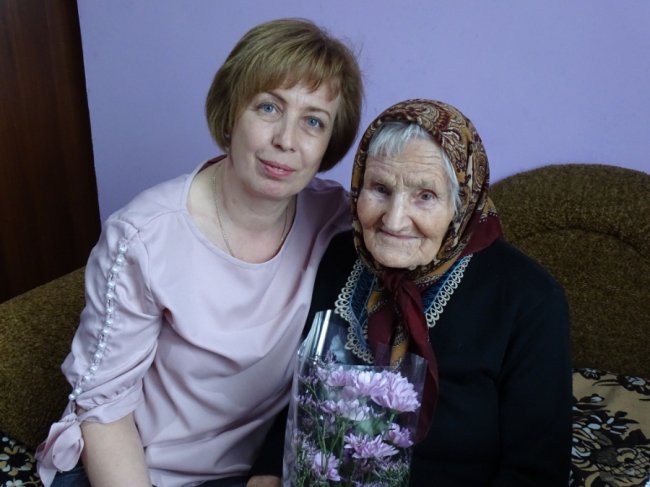10 правнуків і 4 праправнуки: жителька Турійщини відзначила 100-річчя. ФОТО