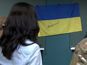 В експозиції Волинського краєзнавчого музею з'явився прапор з підписом Залужного. ВІДЕО