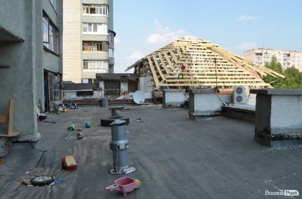 Лучани бояться, що їхні будинки зруйнує будівництво по-сусідству. ФОТО