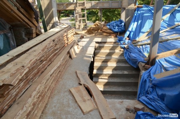 Лучани бояться, що їхні будинки зруйнує будівництво по-сусідству. ФОТО