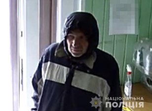 Волинські поліцейські просять допомогти впізнати чоловіків, яких підозрюють у крадіжках. ФОТО
