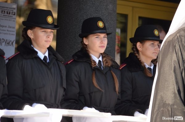 Сотні ліцеїстів склали присягу на головній площі Луцька. ФОТО