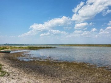 На Шацьких озерах відремонтують одну з гідроспоруд. ВІДЕО